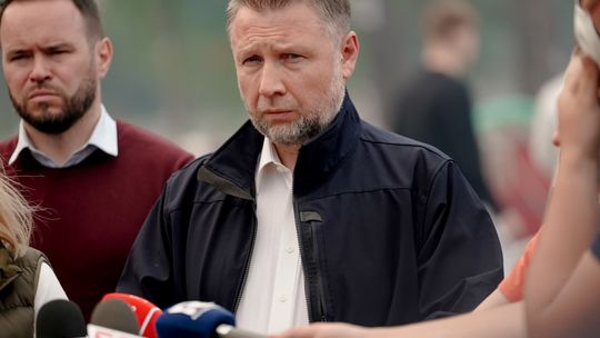 Pożar pod Biłgorajem. „Sytuacja nadal bardzo trudna”. Ewakuowano przytulisko dla zwierząt