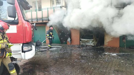 Pożar przy Relaksowej. Kto zbiera pieniądze dla pogorzelców? Dziwna sprawa