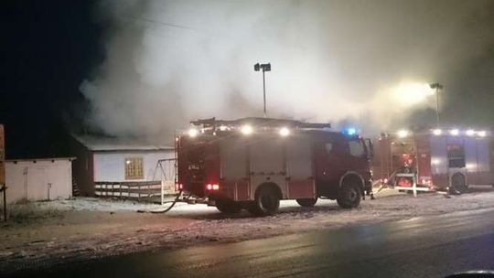 Pożar sklepu w Ludwinowie: Włamywacze podpalili budynek?