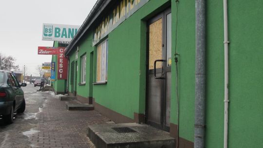 Pożar sklepu z częściami do ciągników. \"Uratowano 1,2 mln zł\"