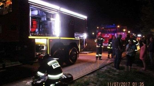 Pożar w Kraśniku. Trzeba było ewakuować 80 osób, pięć jest poszkodowanych (zdjęcia)