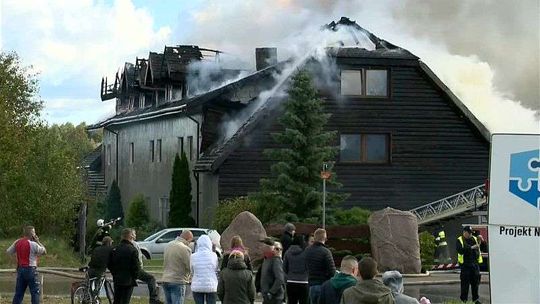 Pożar w restauracji pod Suwałkami. Spłonął dach, wypadły szyby