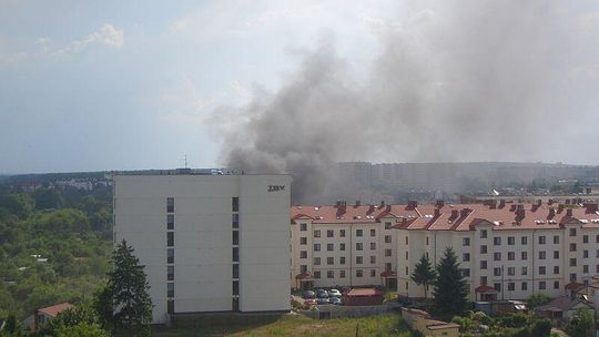 Pożar wiaty przy ul. Wapiennej