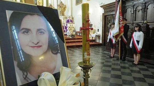 Pożegnanie Beaty Nowak. Społeczność "Unii" wspomina charyzmatyczną polonistkę
