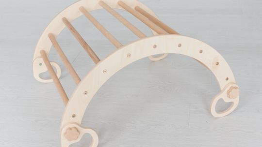 Poznaj 3 powody, dla których warto kupić meble Montessori w tupti.wood