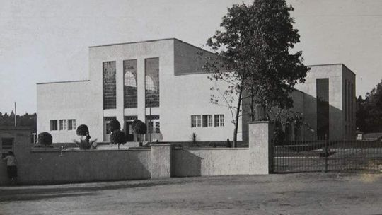 Poznaj historię budynku, który \"gra\" Szpital Copernicus w serialu \"Lekarze\"