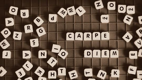 Poznaliśmy Słowo Roku 2020. Zaskakujący wybór Słowa Dekady