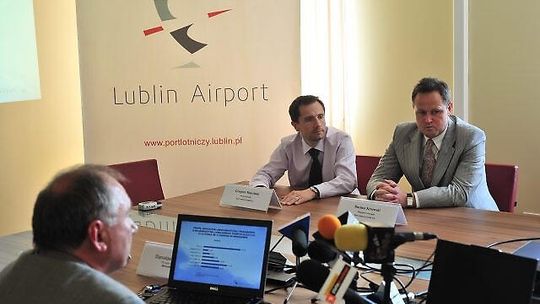 Praca na lotnisku. Port Lotniczy Lublin zasypany podaniami