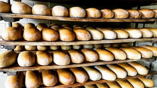 Praca od bladego świtu. Wszystko dla smaku świeżego pieczywa 