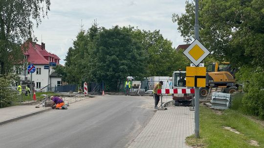 Praca wre, jest coraz ładniej. Ale są kolejne utrudnienia