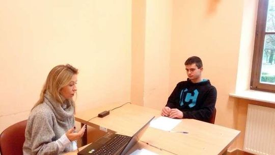 Praca z OHP: dla operatorów koparek i do Niemiec 