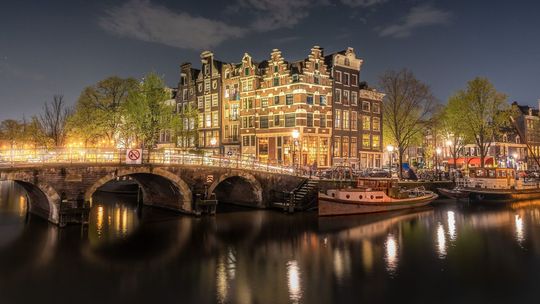 Praca za granicą. Dlaczego Polacy tak chętnie wybierają Holandię?