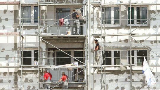 Praca za granicą. Polacy najchętniej wyjeżdżają do Niemiec i Holandii