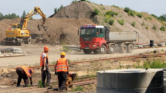 Prace na budowie linii kolejowej Lublin - Warszawa wznowione. Na pociągi poczekamy do jesieni [zdjęcia]