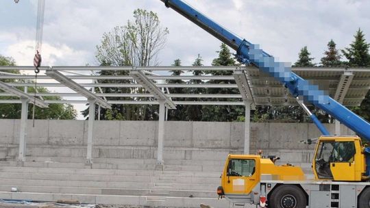 Pracował przy remoncie stadionu. Spadł z rusztowania 
