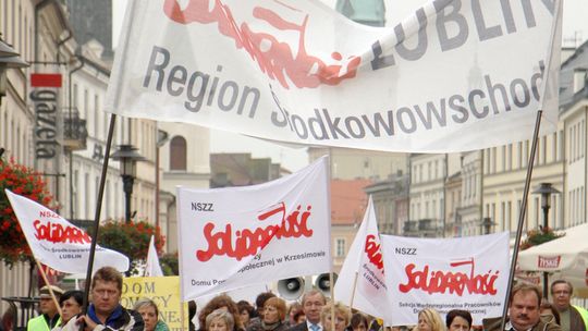 Pracownicy DPS-ów wyszli na ulice: Żądamy podwyżek (zdjęcia)