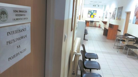 Pracownicy socjalni pod lupą NIK. "Zarobki groszowe, duże obciążenie psychiczne"