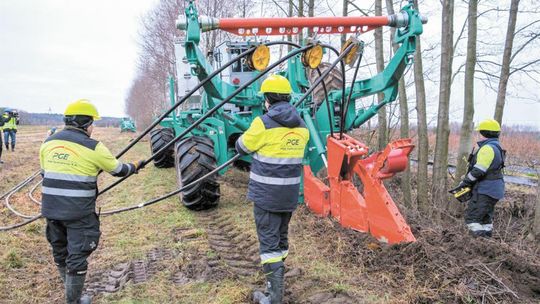 Prąd ma być pomimo wichury. Energetycy kupili supermaszynę i zapowiadają duże zmiany