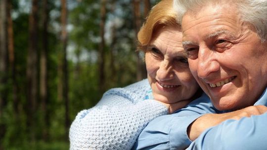 Praktyczne porady, jak prawidłowo dbać o protezę zębową i higienę jamy ustnej