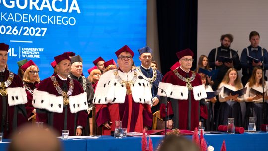 „Prawdziwa siła uniwersytetu zawsze tkwi w ludziach”. Inauguracja roku akademickiego na Uniwersytecie Medycznym