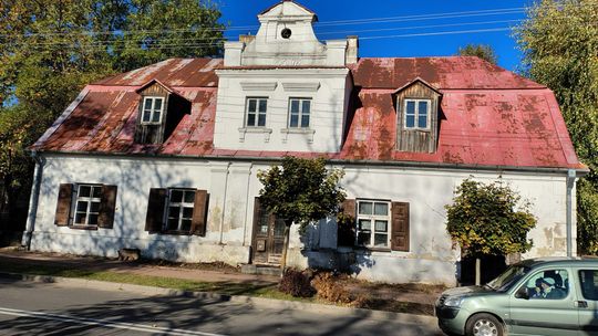 Prawie milion za dom Ryttów. Gmina już zaczęła sprzątać 