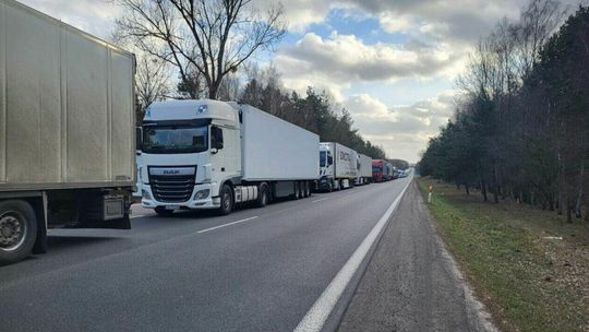 Prawie trzy doby oczekiwania w 50-kilometrowej kolejce do Koroszczyna 