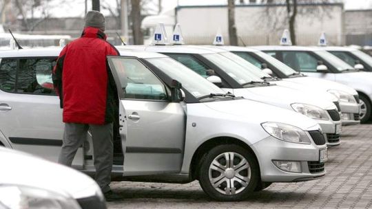 Prawo jazdy: Od stycznia wykłady nieobowiązkowe. Na egzaminie ekojazda