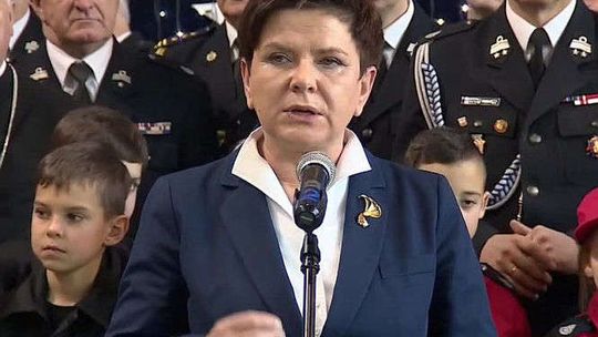 Premie Beata Szydło: Dla wielu polityków sednem działalności są awantury