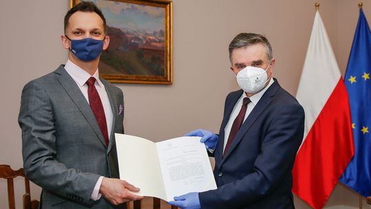 Premier Morawiecki powołał komisarza gminy Puławy. To rzecznik prasowy