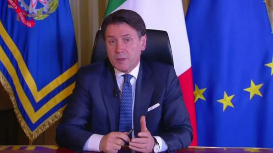 Premier ogłosił, że Włochy zamykają sklepy, restauracje i lokale usługowe