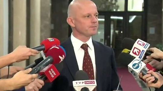 Premier pożegnała ministra finansów. Zmiany w rządzie Beaty Szydło