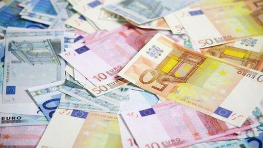 Premier Włoch: Urzędnikom nie wolno przyjmować prezentów za ponad 150 euro