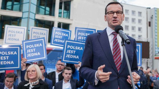 Premier wprowadził stopień alarmowy na terenie całego kraju