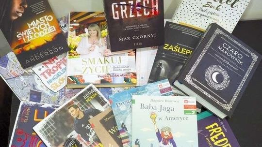 Prezenty na Mikołaja 2017: Jakie książki dla niej, dla niego i dla dziecka?