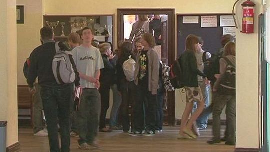 Prezes ZNP walczy o gimnazja: Kiedyś było lepiej