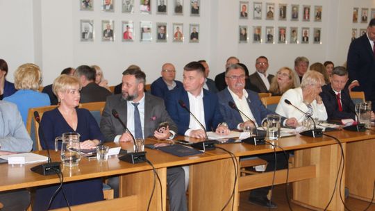 Prezydencki klub zgarnia komisje w radzie. PiS: Poszliście na całość