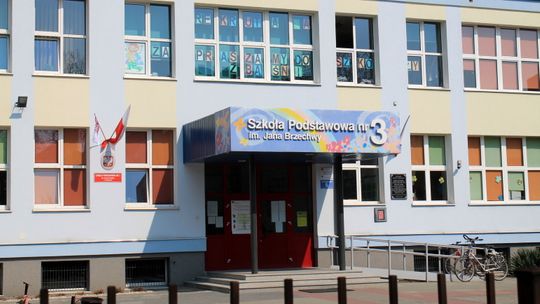 Prezydent chciał połączyć dwie szkoły, a jedną z nich przeznaczyć na pomoc uchodźcom