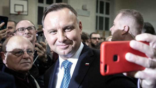 Prezydent Duda dwa lata dłużej, albo głosowanie korespondencyjne. Lubelscy politycy o pomysłach na wybory