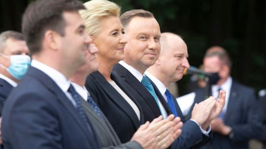 Prezydent: Możemy spodziewać się wprowadzenia restrykcji na obszarze całego kraju