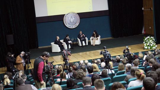 Prezydent na UMCS. Studenci śmiali się z pytań. \"Myślał pan nad zniesieniem niewolnictwa?\"