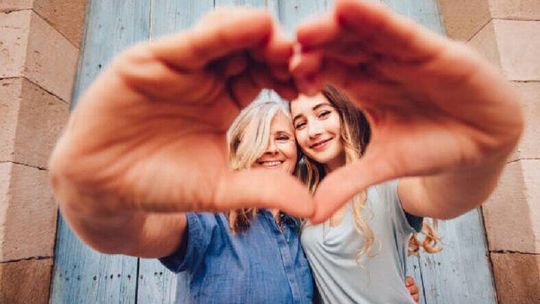 Prezydent, poseł, dyrektor, burmistrz i przewodniczący. Za co kochają swoje mamy?