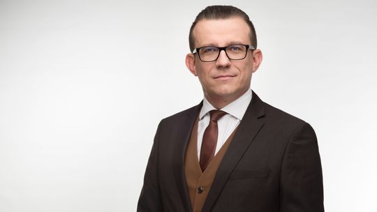 Prezydent Zamościa chce zarabiać mniej. Radni są przeciwni. "To typowy gest PR"