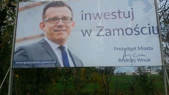 Prezydent Zamościa na plakacie. Czy to już kampania?