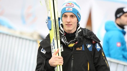 Próba przedolimpijska dla Schlierenzauera, słabe skoki Polaków