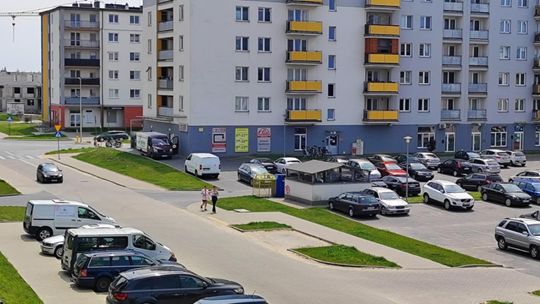 Problemy kierowców przy Pileckiego. Mieszkaniec ma pomysł jak to rozwiązać 