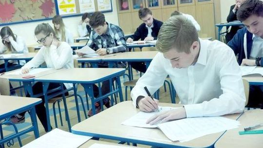 Próbny egzamin gimnazjalny. Na początek historia, WOS i polski. W czwartek przyroda i matematyka