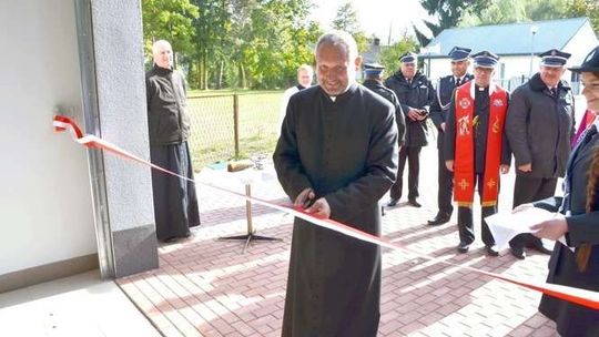 Proboszcz został prezesem Ochotniczej Straży Pożarnej. Nowa strażnica obok plebanii