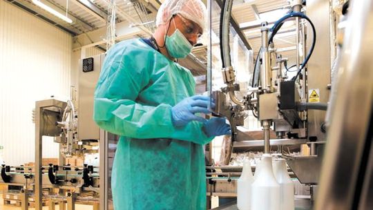 Produkcja płynów do odkażania zagrożona. Lubelska firma prosi premiera o pomoc