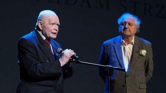 Prof. Adam Strzembosz i Obywatele RP z Nagrodami prof. Zbigniewa Hołdy