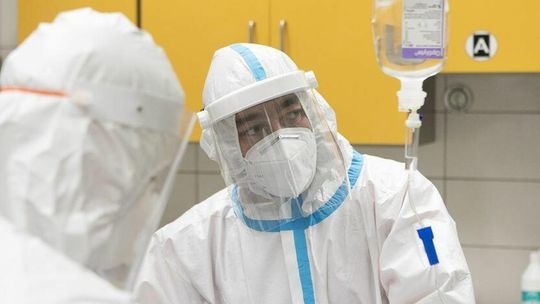 Prof. Wysocki: Nie da się zapobiec kolejnej fali pandemii, jeżeli nie zaszczepimy młodzieży